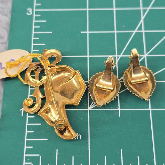 Brooch Knight Helmet w Shield Clip Earrings 24K Gold Plated Medieval Made Spain - Picture 7 of 9